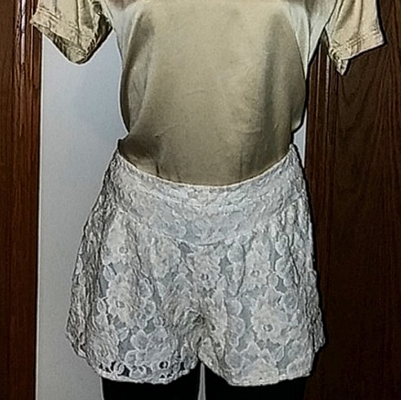 3 for $30 Ella Moss for Anthro lace tap shorts - Picture 4 of 9